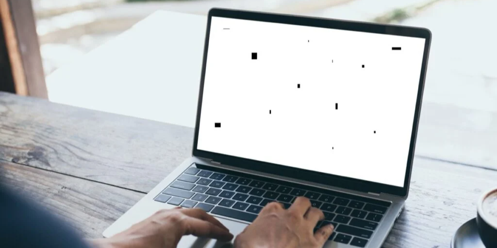 دلایل بوجود آمدن لکه سیاه روی صفحه نمایش لپ تاپ